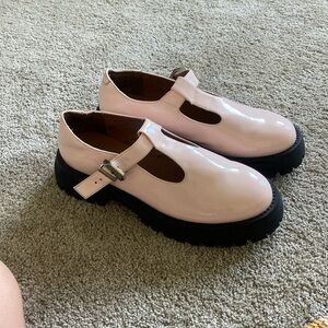 Call it Spring super cute platform loafers! Barely worn